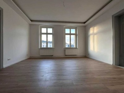 Sanierte Altbauwohnung in TOP-Lage...auf Wunsch mit EBK!