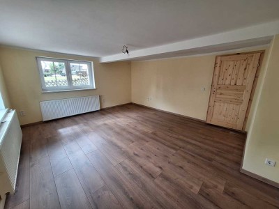 1,5-Zimmer Wohnung im EG mit Einbauküche in Kleinolbersdorf-Altenhain