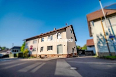 Charmante Doppelhaushälfte mit großem Grundstück