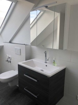 Schöne Dachgeschosswohnung mit Südbalkon