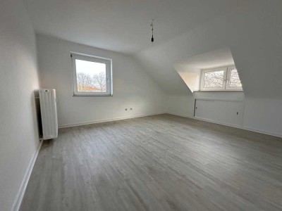 Erstbezug: Charmante 2-Zimmer-Dachgeschosswohnung in Köln-Niehl