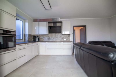 In 5 Minuten zu Fuß am Ostseestrand: Schöne 2-Zimmer-Erdgeschosswohnung mit Garten und Einbauküche