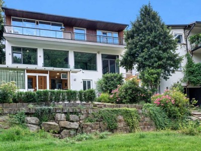 Vielseitige Liegenschaft mit 3 Häusern, 8 Wohneinheiten und großem Grundstück  Schlangenbad