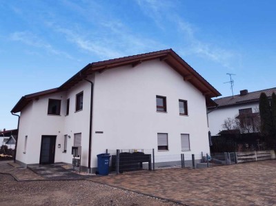 Neuwertige 5-Zimmer-Wohnung mit Süd-Terrasse in Moorenweis