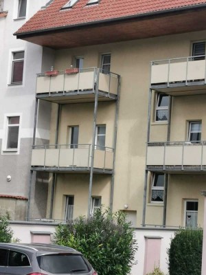Helle 2-Raumwohnung mit Balkon und Garten