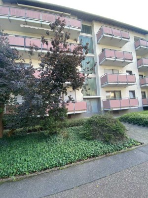 Charmante 2- Zimmerwohnung mit drei Balkonen in Schwetzingen