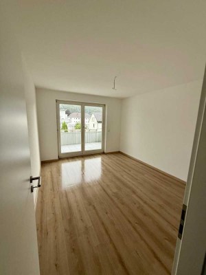 Renovierte 4-Zimmer Wohnung mit 2 Balkonen