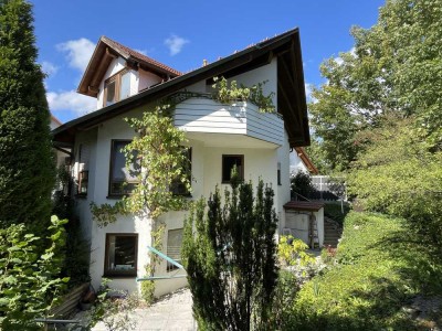 Treten Sie ein!
Wohnhaus mit Einliegerwohnung