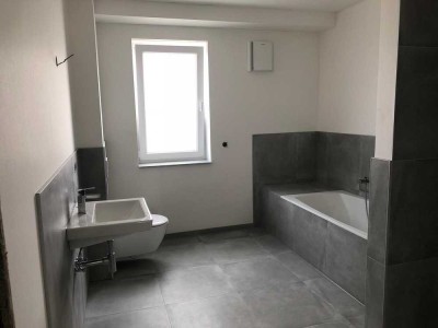 Schöne EG Wohnung mit großzügiger Terrasse in DN Stockheim