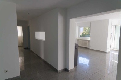 Gehobene 3-Zimmer EG-Wohnung mit Balkon und Garten nahe Erlangen