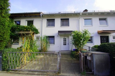 Reihenmittelhaus mit Garten für Familien in zentraler Lage