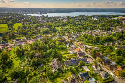 Tolles RMH mit ca. 120 qm W/Nfl. in bester Lage Mürwiks! 
Terrasse gen Süden, PKW-Stellplatz!