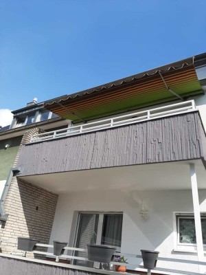 Gepflegte, sehr Helle renovierte 3-Zimmer-Wohnung mit Balkon und EBK in Hürth