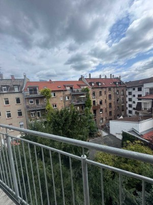 Kernsanierte Etagenwohnung mit Wohnküche und zwei Balkonen  in Bestlage am Stephanienufer!!