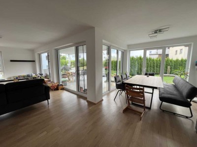 Moderne, lichtdurchflutete 4,5-Zimmer-Wohnung ab 01.12.2025 zu vermieten