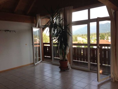 3-Zimmer-Dachgeschosswohnung mit Balkon und Bergblick in Penzberg