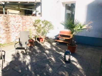 2-Raum • City-ruhig • Große Terrasse • WG mit eigenem Eingang • Fensterbad • gute Anbindung