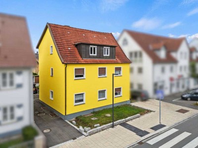 Ruhig und Zentral! Helle 4,5-Zimmer-Dachgeschosswohnung mit Sonnenbalkon und idealer Raumaufteilung