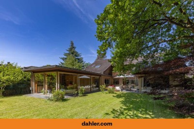 Repräsentative Waldrand-Villa auf parkähnlichem Anwesen