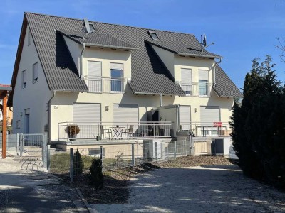 Doppelhaushälfte mit Garten, Terrasse, Carport und Stellplatz, Höchstadt/EtzelskirchenÖstl