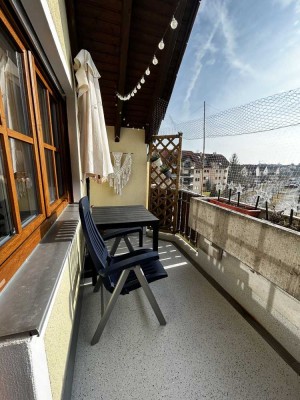 Sonnige 2-Raum-DG-Wohnung mit EBK, Balkon und schönem Ausblick