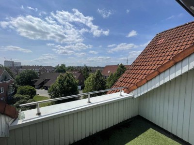 Platz für die kleine Familie! 3 Zimmer-Dachgeschoss-Wohnung mit Charme und Balkon