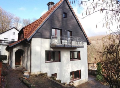 Für zwei Generationen geeignet! Ruhige Lage! Für Naturfreunde! Mit Garage und Garten!