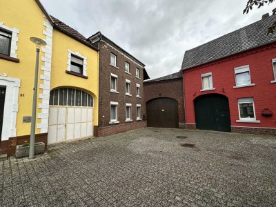 Ehemaliger Vierkanthof in zentraler Lage von Hückelhoven-Doveren