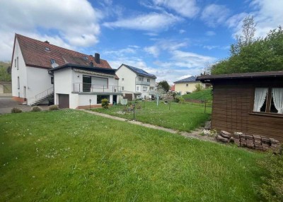 Charmantes 2-Familienhaus mit schönem Grundstück