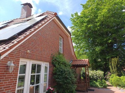 energieeffizientes Landhaus mit Nebengebäude in idyllischer Waldrandlage