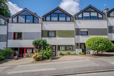 Großzügiges Reihenmittelhaus mit Garage, Stellplatz und schönem Garten