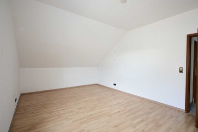 Stilvolle 2 Zimmer im Dachgeschoss! Ab sofort verfügbar!