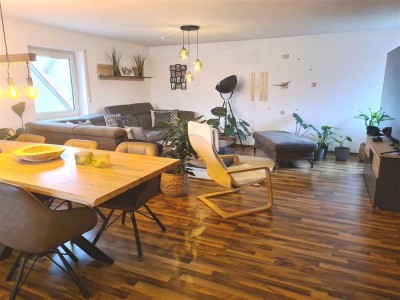 Moderne 3,5 Zimmer-Wohnung mit Balkon und Garage in Langenau