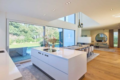 Absolutes Unikat in traumhafter Gartenlandschaft, freistehende Villa in bester Lage vom Bols-Viertel