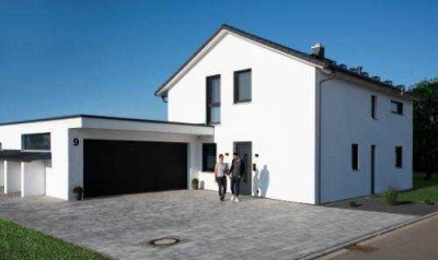 Modernes Wohnen mit Inselküche und Ankleide in ruhiger Lage