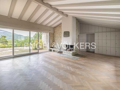 Ein Zuhause zum Verlieben mit Panoramablick auf zwei Baugrundstücken
