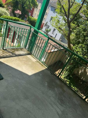 Zentrumsnahe 2 - Zimmerwohnung mit großem Balkon, Kellerabteil