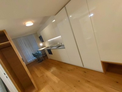 Zentral gelegene Oase: 2-Zimmer Wohnung mit Balkon und Tiefgarage