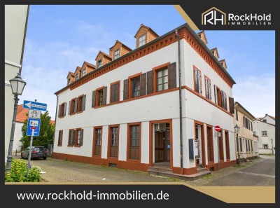 Vielseitiges Mehrfamilienhaus mit Gewerbeeinheit im Herzen von Germersheim
