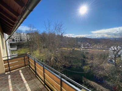 Sehr schöne, helle 4-ZImmer Whg/WG mit neuer EBK und FERNBLICK