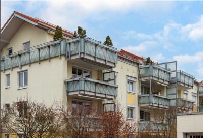 Ottobrunn  - Freundliche 3-Zi-Wohnung mit Wohnküche, Bäder, Balkon, Lift und optimale ÖPNV-Anbindung