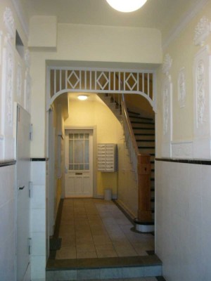 Renovierte Altbau-Wohnung in Winterhude am Stadtpark. 2 Zimmer, EBK, Garten & Terrasse.