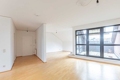 Freundliche 2,5-Zimmer-Dachgeschosswohnung mit Loggia und EBK in Oberhausen Schwarze Heide