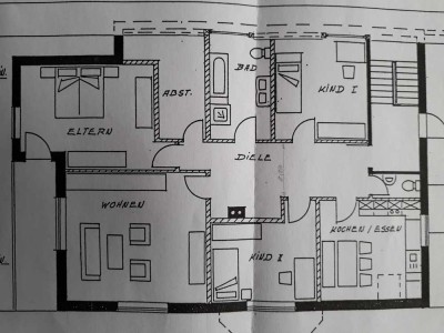 Freundliche und sanierte 4-Raum-Wohnung mit geh. Innenausstattung mit Balkon und EBK in Lauingen