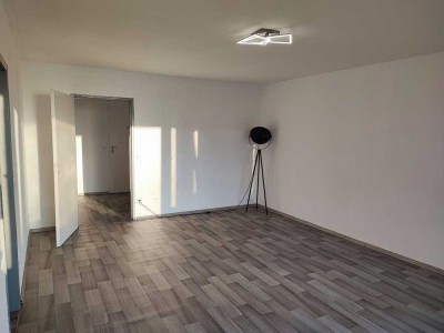 Stilvolle, vollständig renovierte 4,5-Zimmer-Wohnung mit Balkon in Sindelfingen