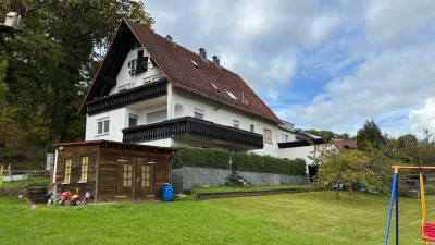 Gut vermietetes 4FH mit 2 Garagen in Geiselbach