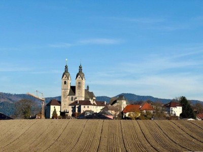 Neuwertige 3-Zimmer-Wohnung mit großem Balkon + Carport + Stellplatz – Maria Saal / Nähe Klagenfurt