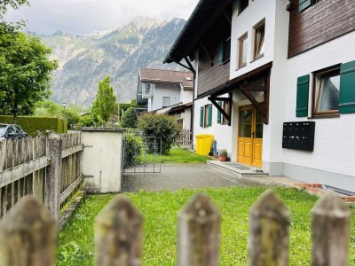 Wohnen im Zugspitzland! Stilvoll ausgestattete 2,5-Zi.-Whg. in Oberau bei Garmisch zu verkaufen!