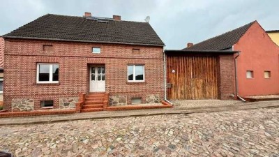 **Naturpark Hoher Fläming** Bauernhaus/ Hof in verschlafenem Flämingdorf