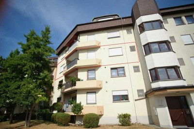 Stilvolle, modernisierte 4-Zimmer-Wohnung mit Balkon und EBK in Gottmadingen inkl. Garage